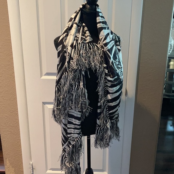 This is a gorgeous ESCADA Silk scarf - Picture 2 of 9